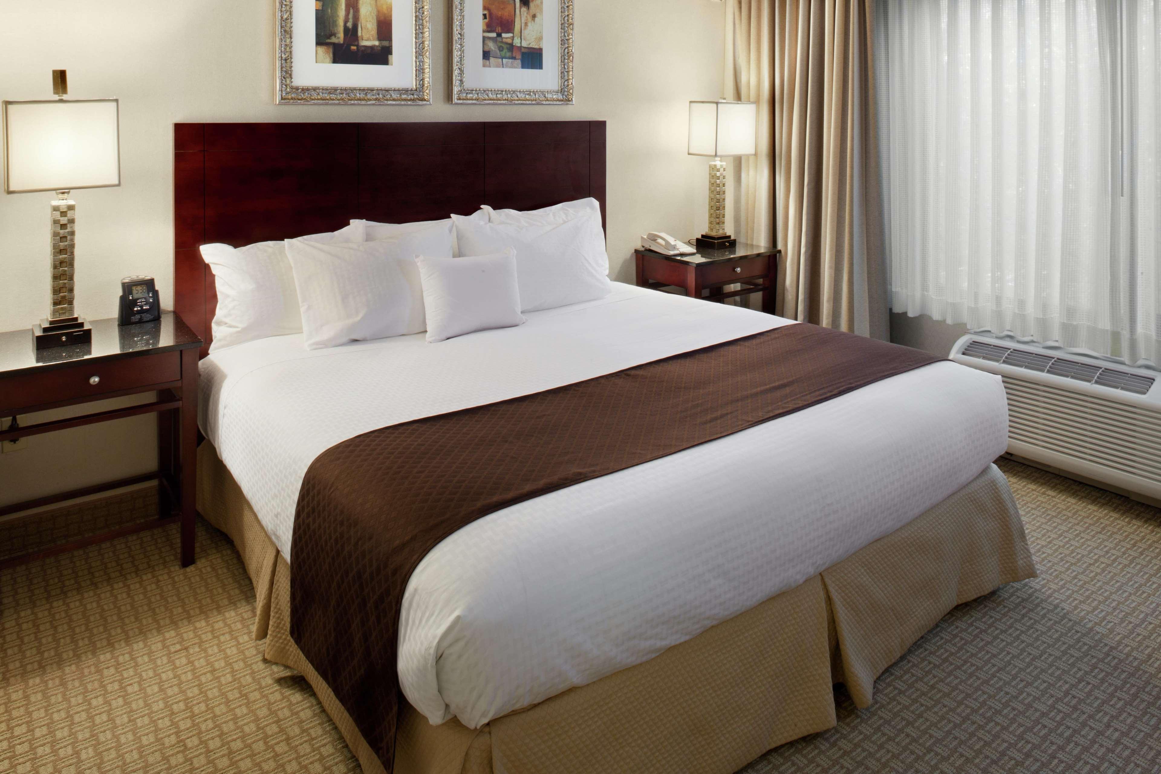 Hotel Doubletree By Hilton Charlotte Airport Zimmer foto