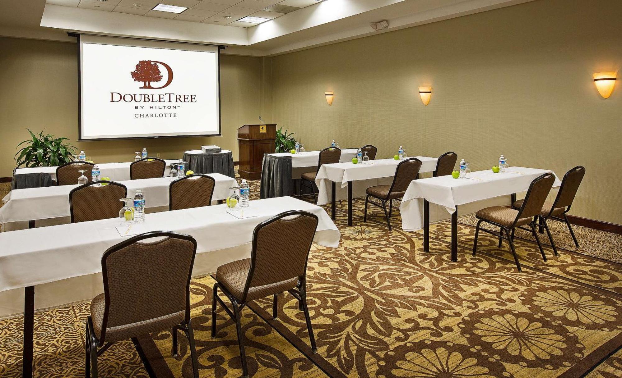 Hotel Doubletree By Hilton Charlotte Airport Exterior foto