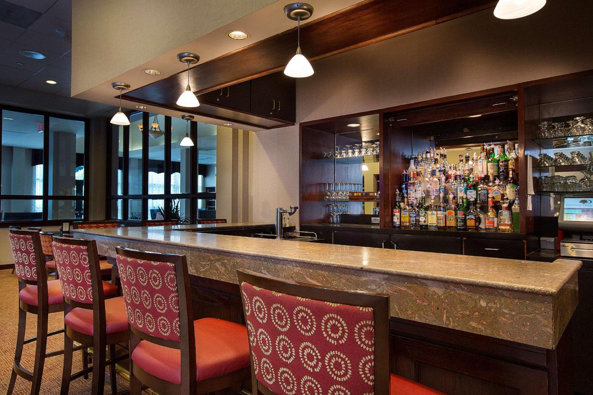 Hotel Doubletree By Hilton Charlotte Airport Exterior foto