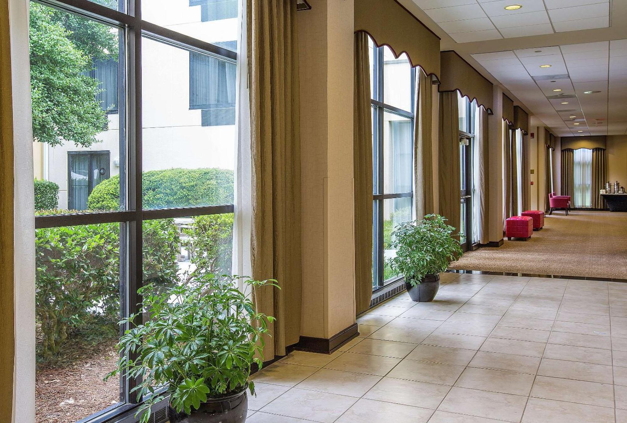 Hotel Doubletree By Hilton Charlotte Airport Exterior foto