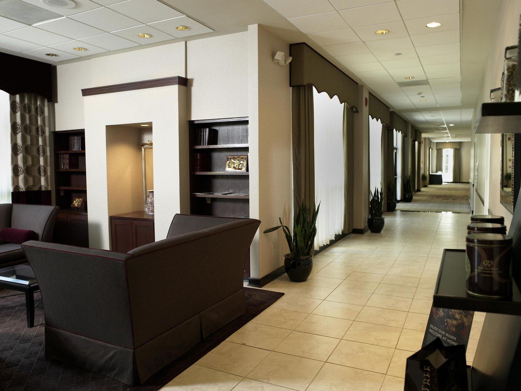 Hotel Doubletree By Hilton Charlotte Airport Exterior foto